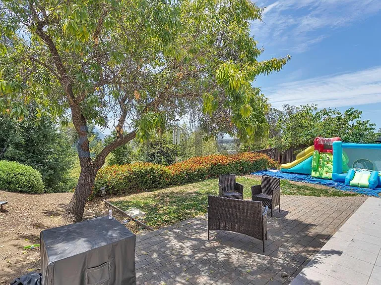 1109 Palisade St — Photo 4