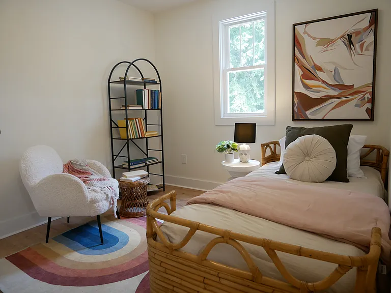 129 Harrington Ave — Photo 10