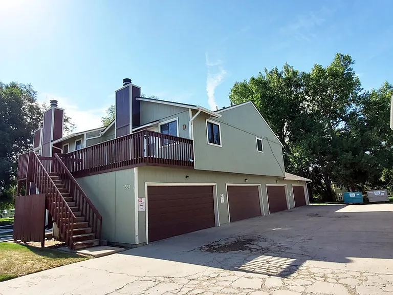 Large private Trex deck!