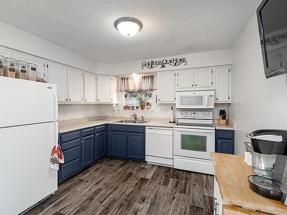 4th image of 3425 Sussex Ln