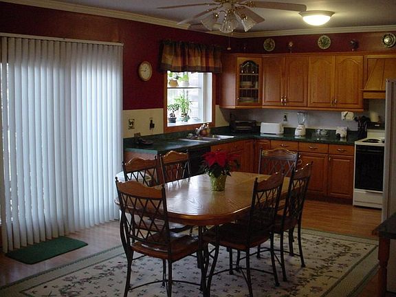 Kitchen with access to the Deck