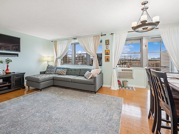 3rd image of 290 W 232nd St APT 11C