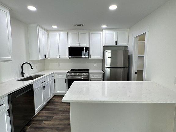 2nd image of 135 Edgewood Ave
