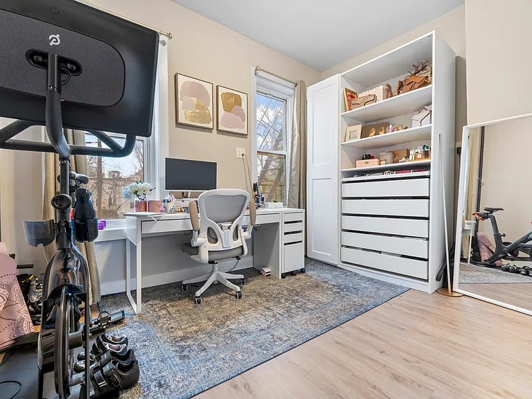 100 Manhattan Ave #2L — Photo 8