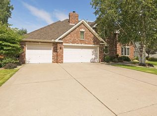 1313 Woodcrest Ave, Shoreview, MN 55126