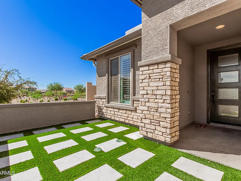 5654 N 88th Ln — Photo 3