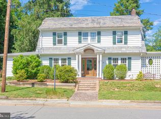 32 Riverview Dr, Ewing, NJ 08628