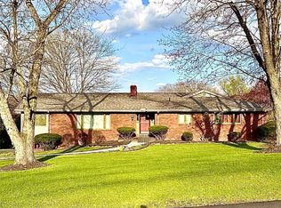 110 Whitehill Dr, New Castle, PA 16105