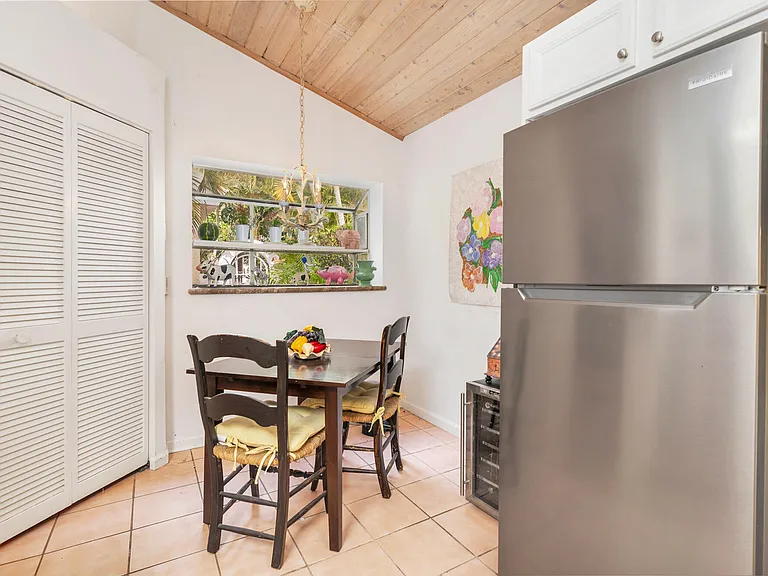 9358 Heathridge Dr — Photo 9