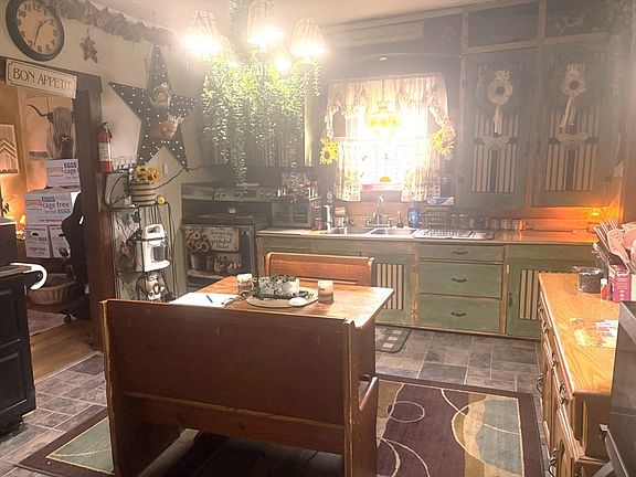 2nd image of 91 Brown St