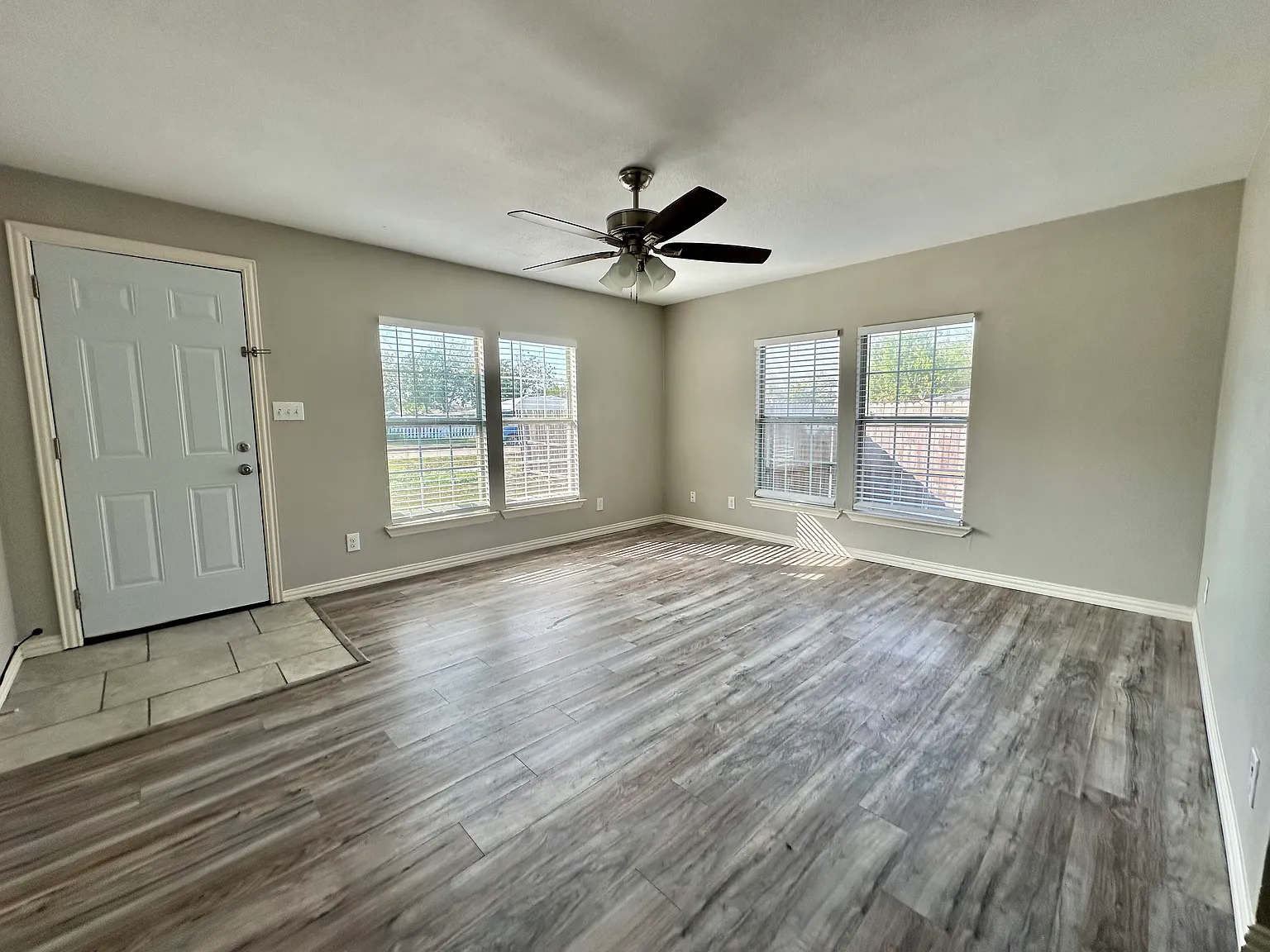 3 bed, 1140 sqft, $1,575 — Photo 3