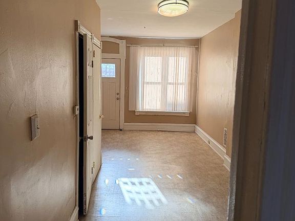 4th image of 533 Tulpehocken St