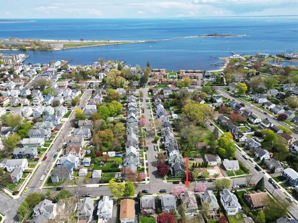 23 Harborview Place, Bridgeport, CT 06605
