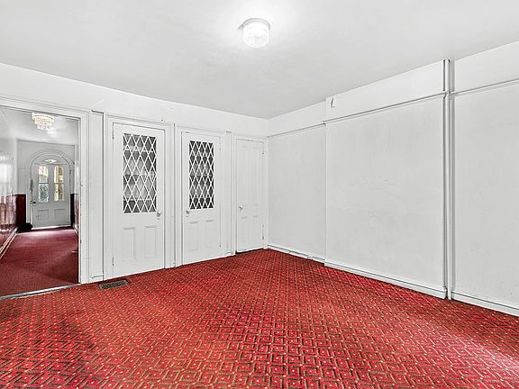 3rd image of 68 Saint James Pl