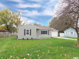 1122 N Coronado Dr, Peoria, IL