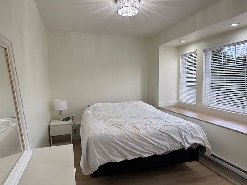 North Vancouver Apartment for rent - 2 Bedrooms — photo 3