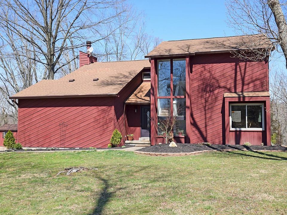 1st image of 992 Grays Ln