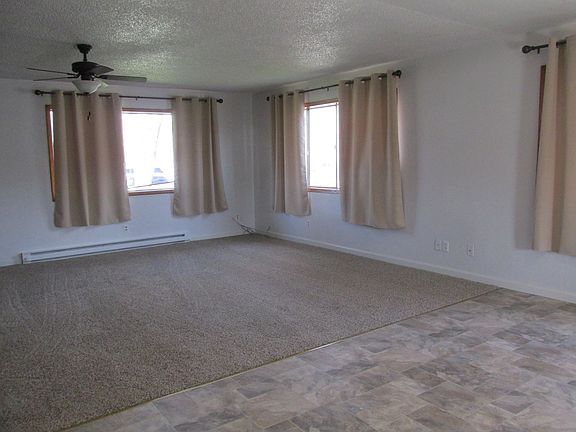 3rd image of 610 Hall St