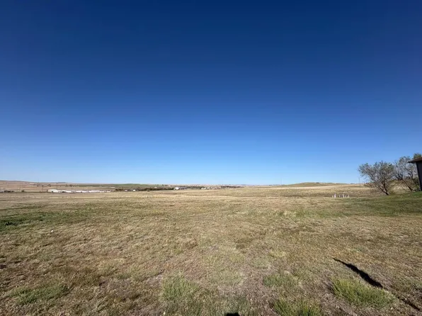 550 Cedar Buttes Dr, Chadron, NE 69337