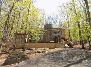 1157 Kensington Dr, East Stroudsburg, PA