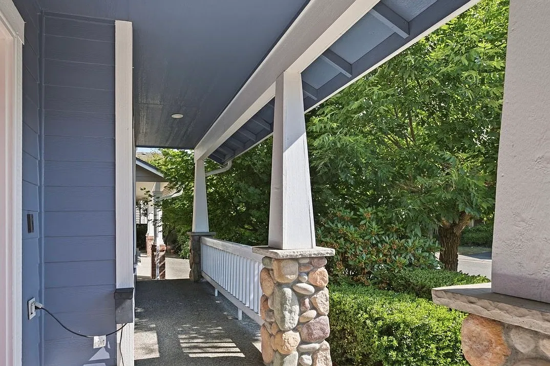 4 bed, 2480 sqft, $4,500 — Photo 2