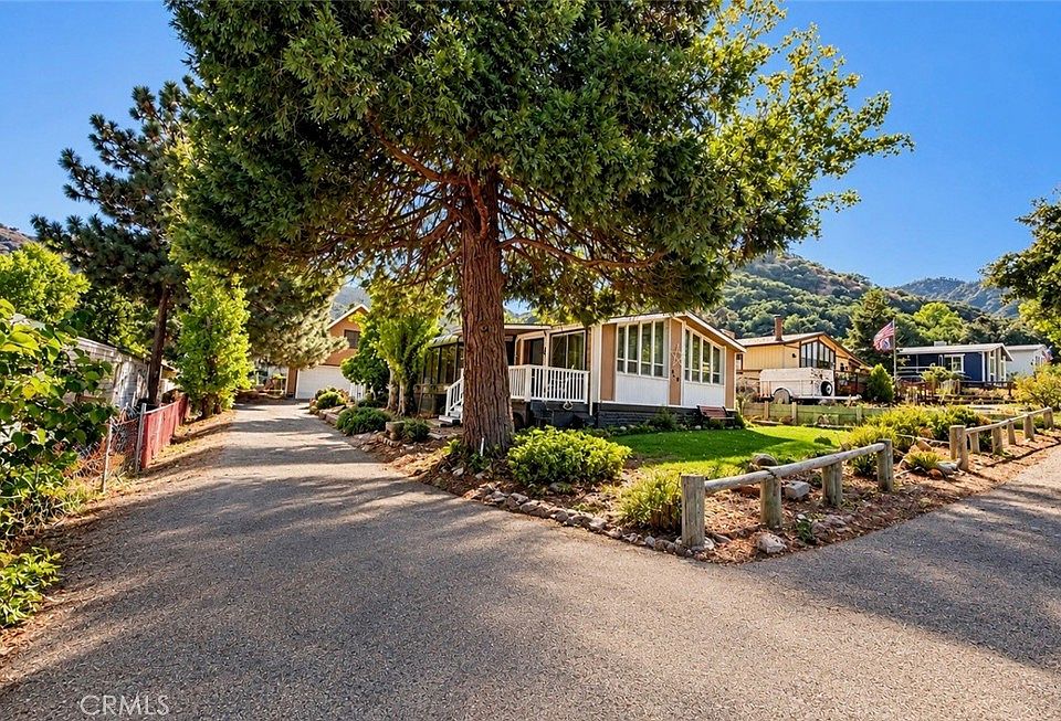 1st image of 820 Yosemite Dr