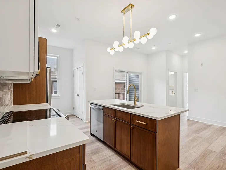 921 E Chelten Ave — Photo 7