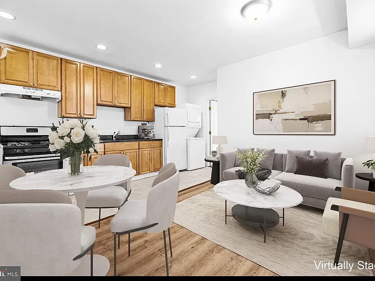 1508 V St SE — Photo 2