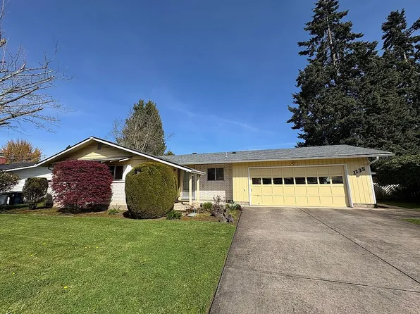 1135 S 34th Pl, Springfield, OR 97478