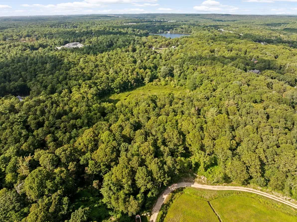 940 County Road, Pocasset, MA 02559