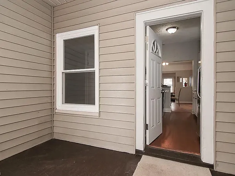 1431 Rosewood Ave — Photo 10