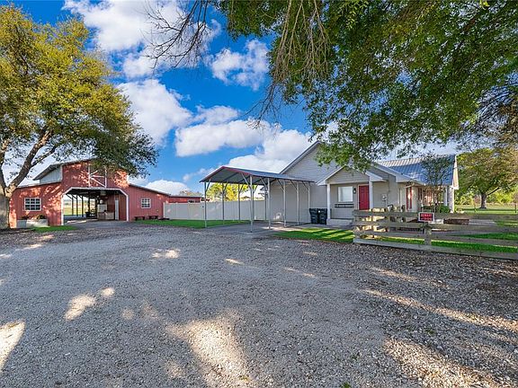 3rd image of 3398 Masterpiece Rd