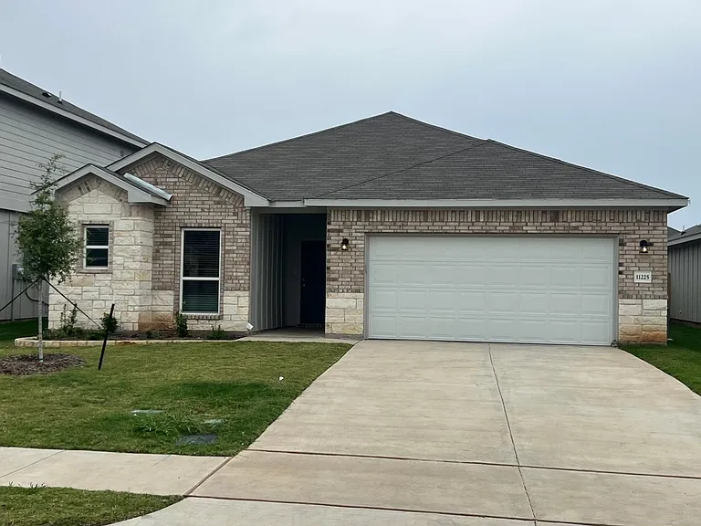 11225 Solar St — Photo 1
