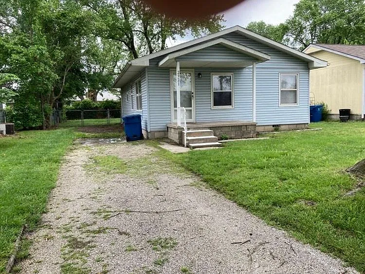 2 bed, 800 sqft, $950 — Photo 2