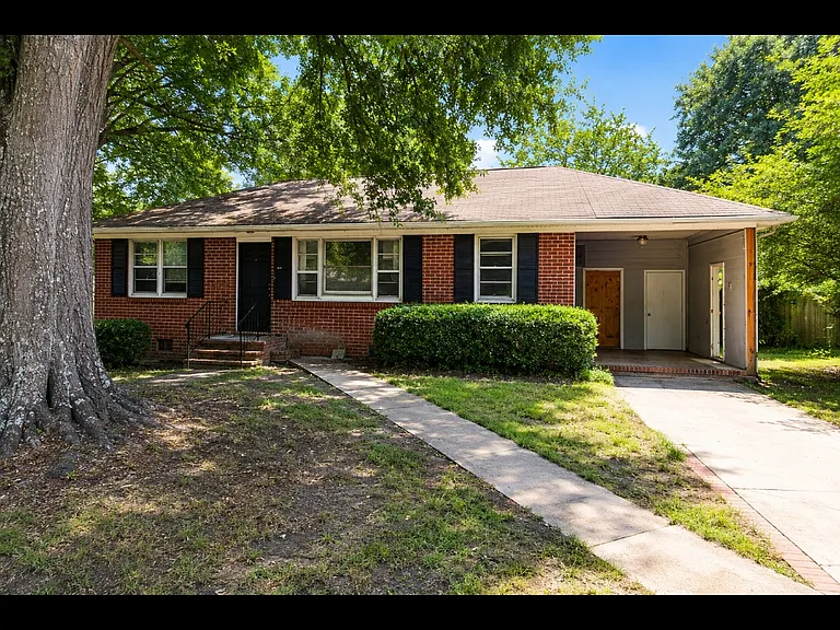 1226 Baker Rd — Photo 2
