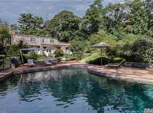 7 Horseshoe Rd, Old Westbury, NY 11568