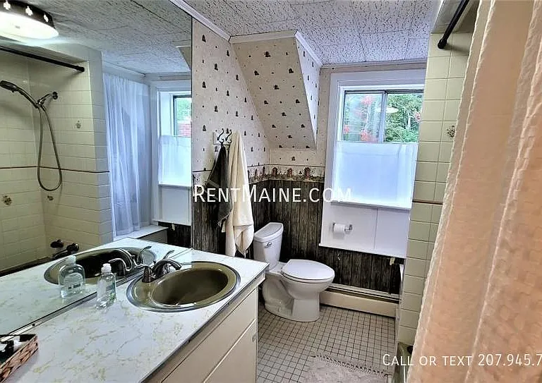 180 4th St — Photo 18