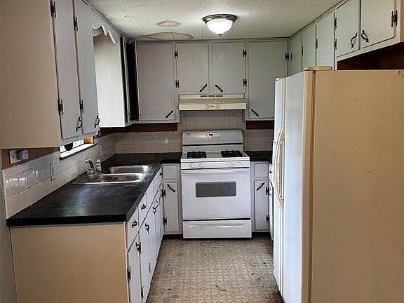 3rd image of 1705 Minola St