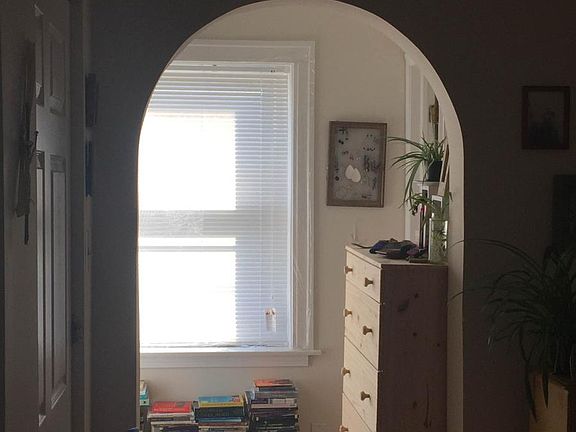 5th image of 835 W Cornelia Ave #P2ap3b31h