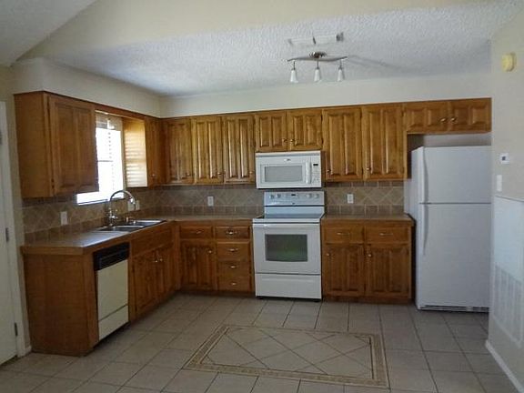 2nd image of 48 Teakwood Ln