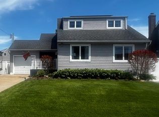 101 Buena Vista Boulevard, Lindenhurst, NY 11757