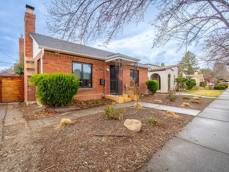 Manor Dr — Photo 25