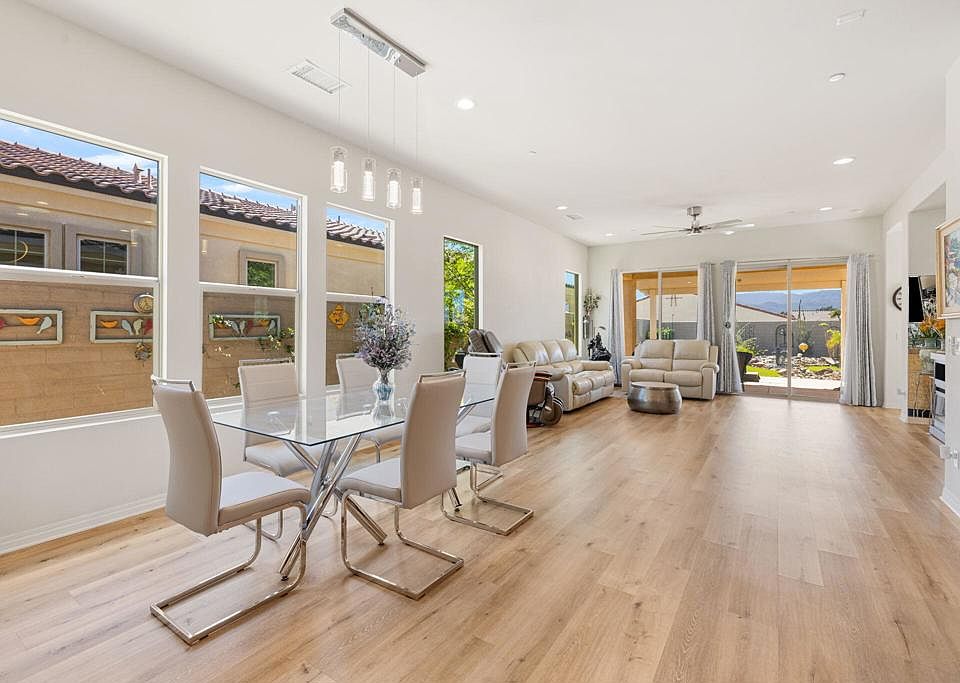 1st image of 25 Pinot Noir