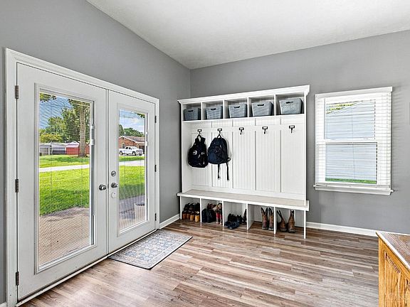 4th image of 612 Highland Ave