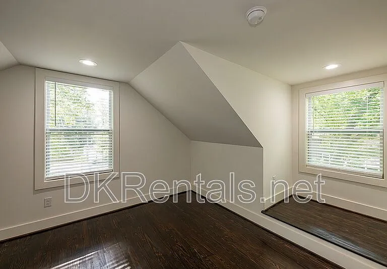 737 Helen St NW — Photo 29