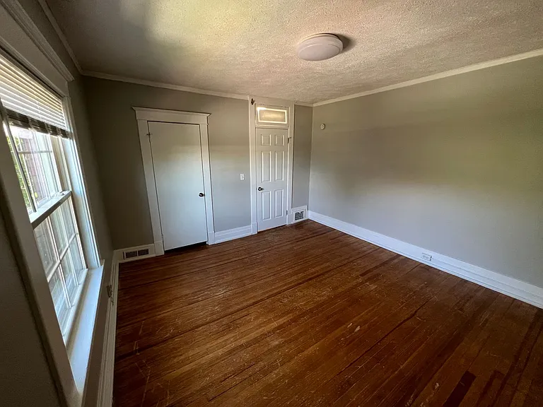 2917 Jackson St — Photo 24