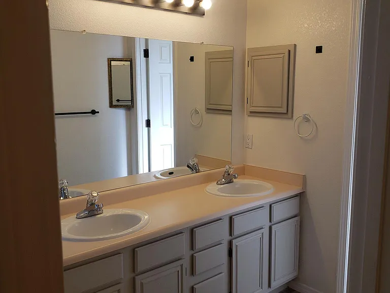 Summersville Dr NW — Photo 15