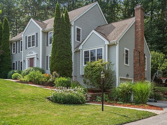 2nd image of 7 Evergreen Ln