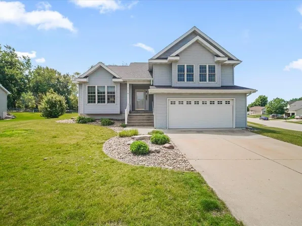 216 Cordoba Ave, Cedar Falls, IA 50613