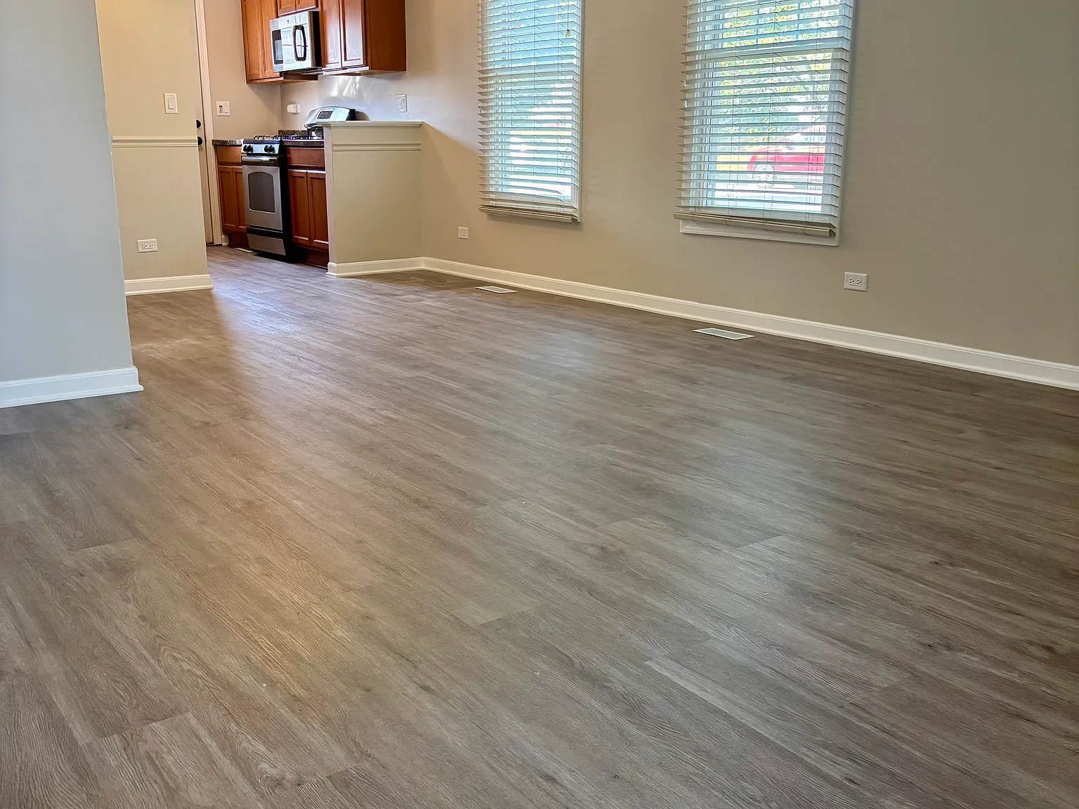 308 Somerset Ln — Photo 4